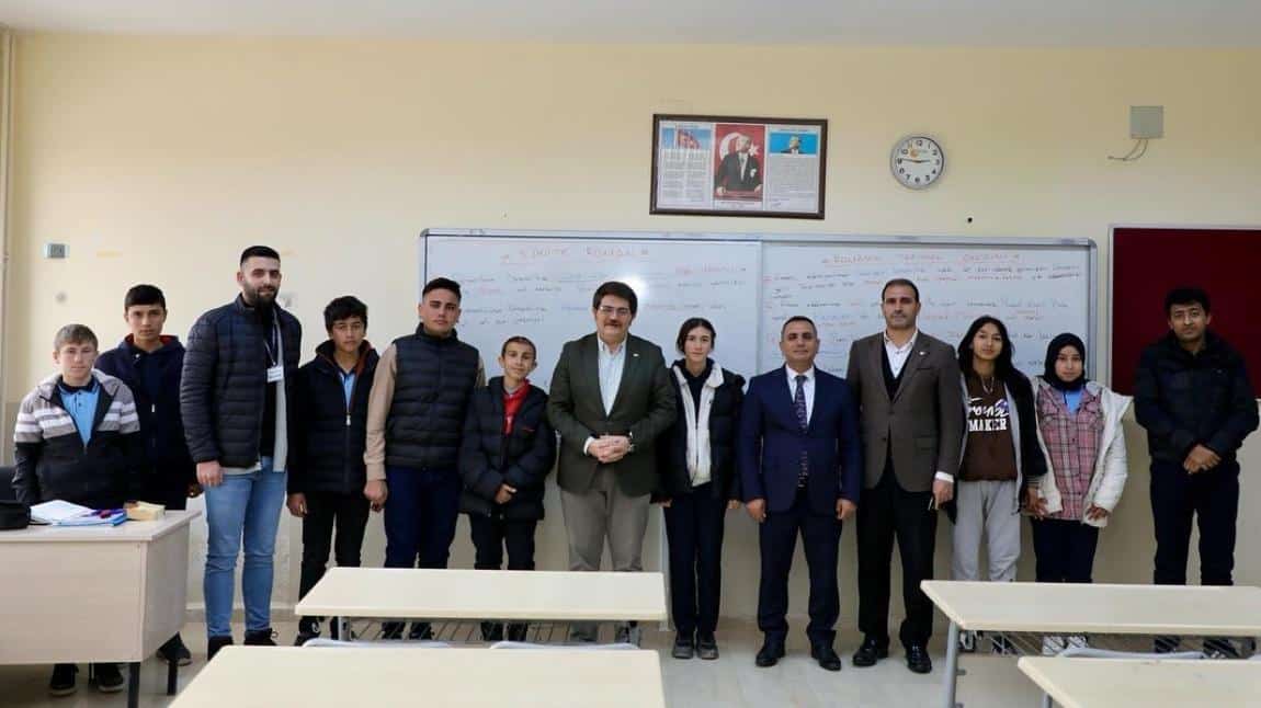 Viranşehir Kaymakamımız Sayın Önder KOÇ ve İlçe Milli Eğitim Müdürümüz Sayın Çetin GÖREN'in Okulumuza Ziyaretleri